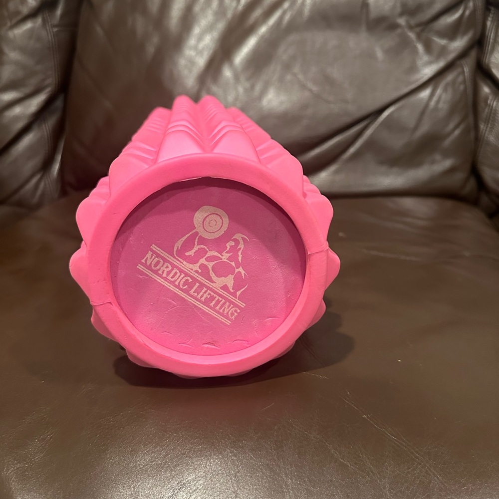 Vibrant Pink Scalloped Bath & Body Lid